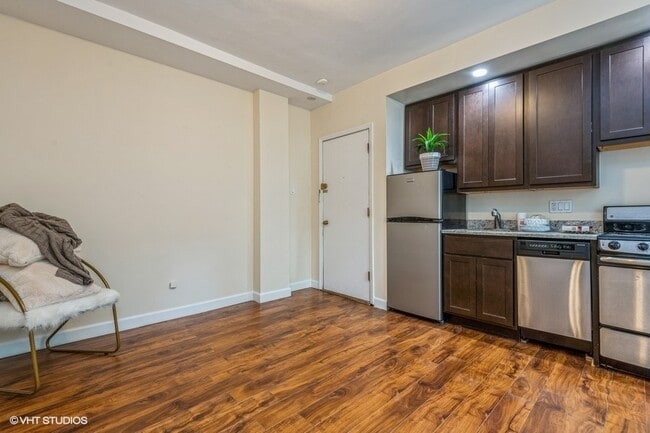 Building Photo - 1430 N Dearborn Pkwy