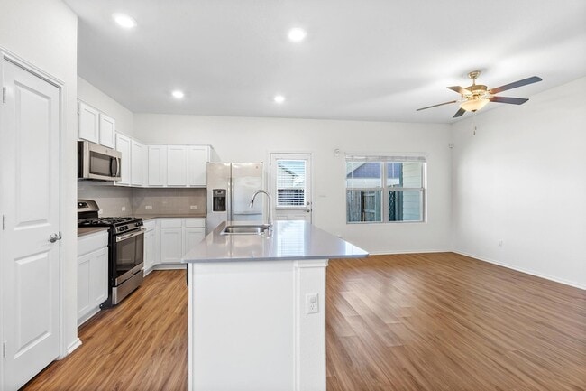 Building Photo - 189 Andross Ln