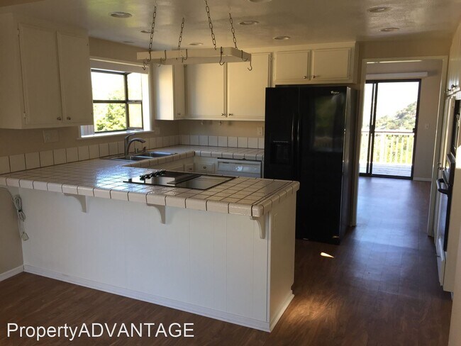 Building Photo - 3 br, 3 bath House - 2462 Torrejon Place