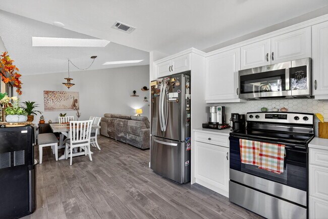 Foto del edificio - 235 SW 29th Ave