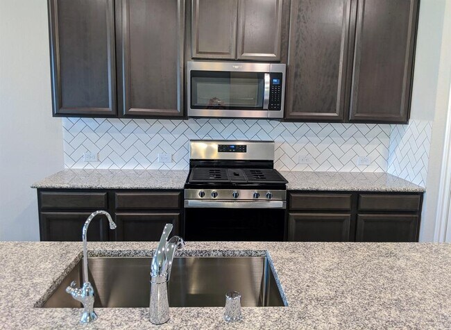 Foto del edificio - 9510 Summer River Dr