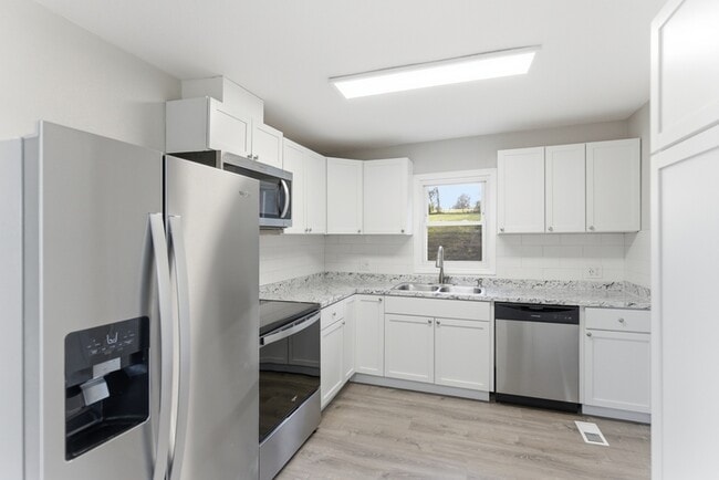 Building Photo - 365 Old Dandridge Pike