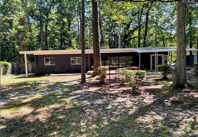 Foto del edificio - 11532 Elmwood Ln