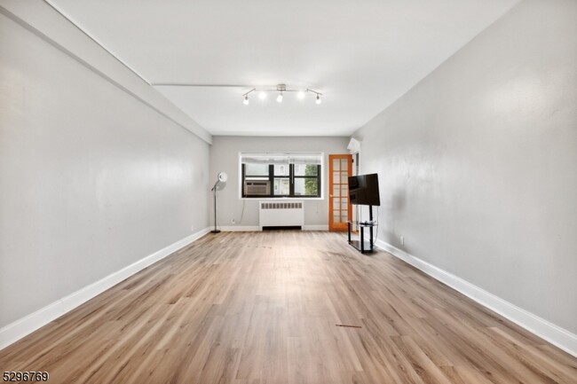 Foto del edificio - 208 Anderson St