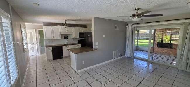 Building Photo - 321 6th St