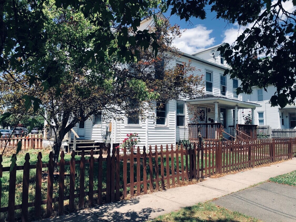 Primary Photo - 36 Warwick St