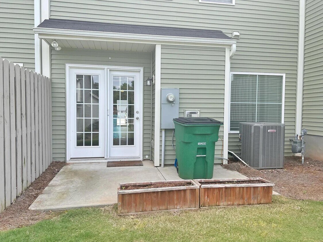 Photo - 803 Stonebriar St (Simpsonville, SC)