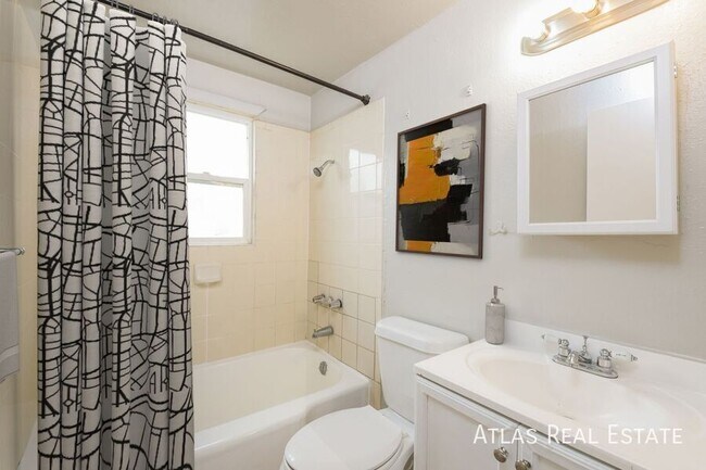 Foto del edificio - 7367 Oneida Dr