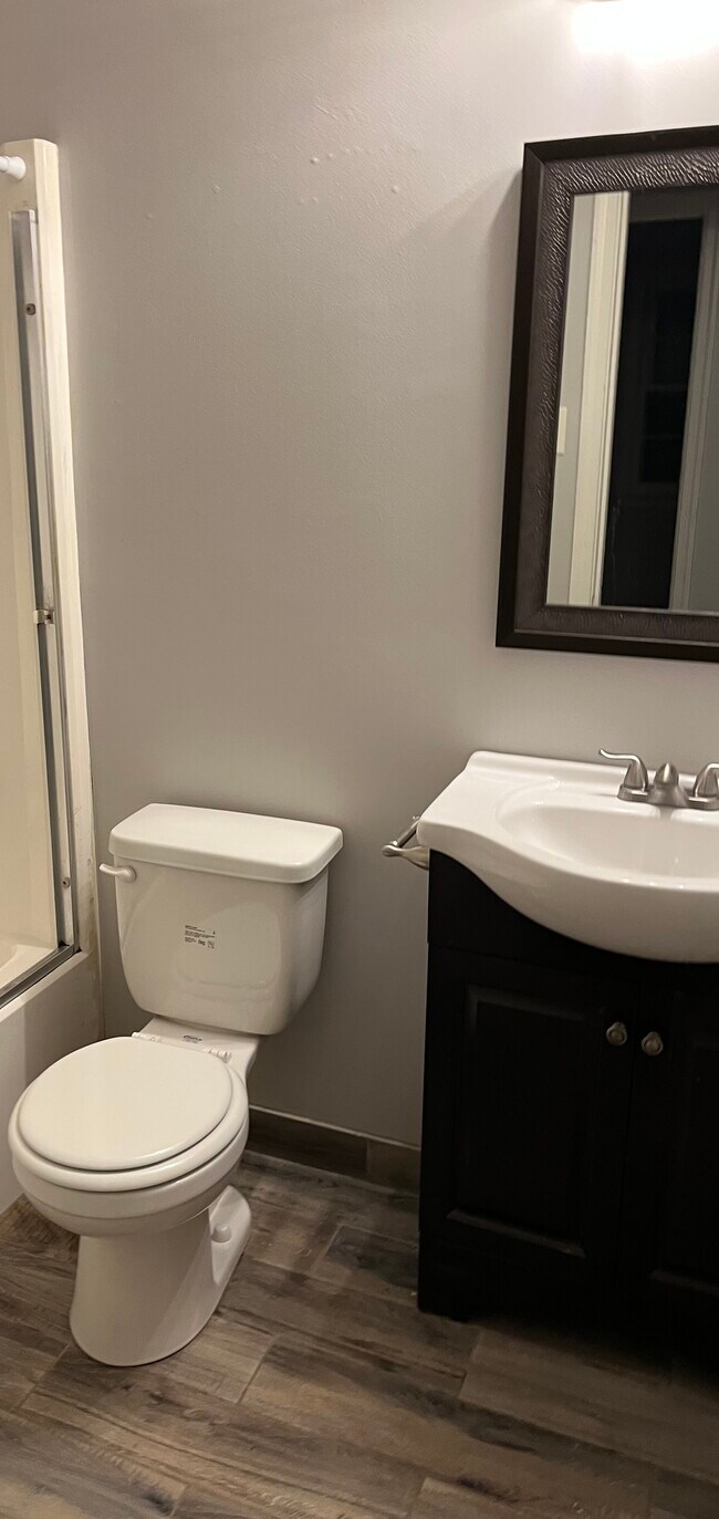 Foto del edificio - 547 Petty St