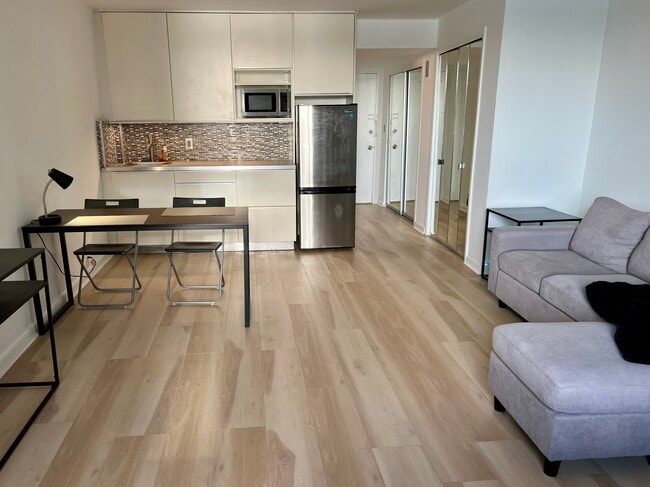 Foto del edificio - 6484 Indian Creek Dr