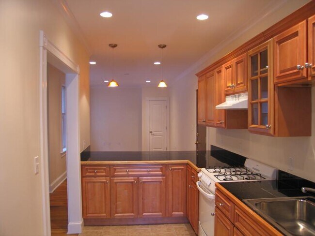 Building Photo - 33 Walbridge St