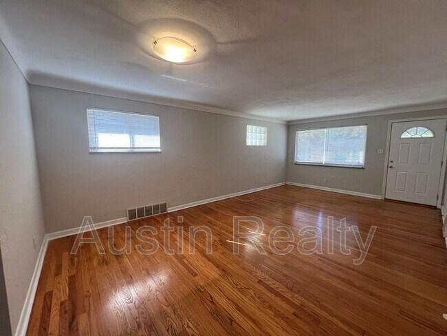 Foto del edificio - 4436 Picajune Ave