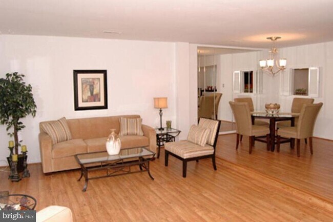 Foto del edificio - 3725 Persimmon Cir