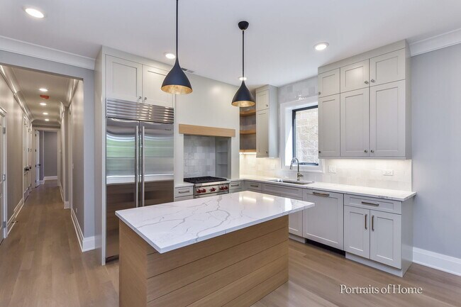 Foto del edificio - 2135 N Lakewood Ave