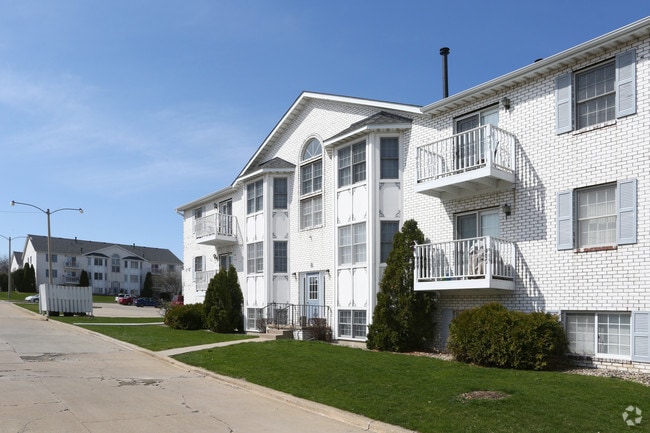 Building Photo - 3 Stortz Drive