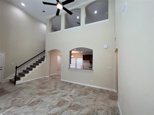 Building Photo - 114 N Lakeview Dr