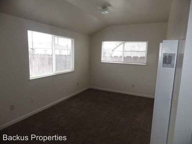 Foto del edificio - 325 Kings St