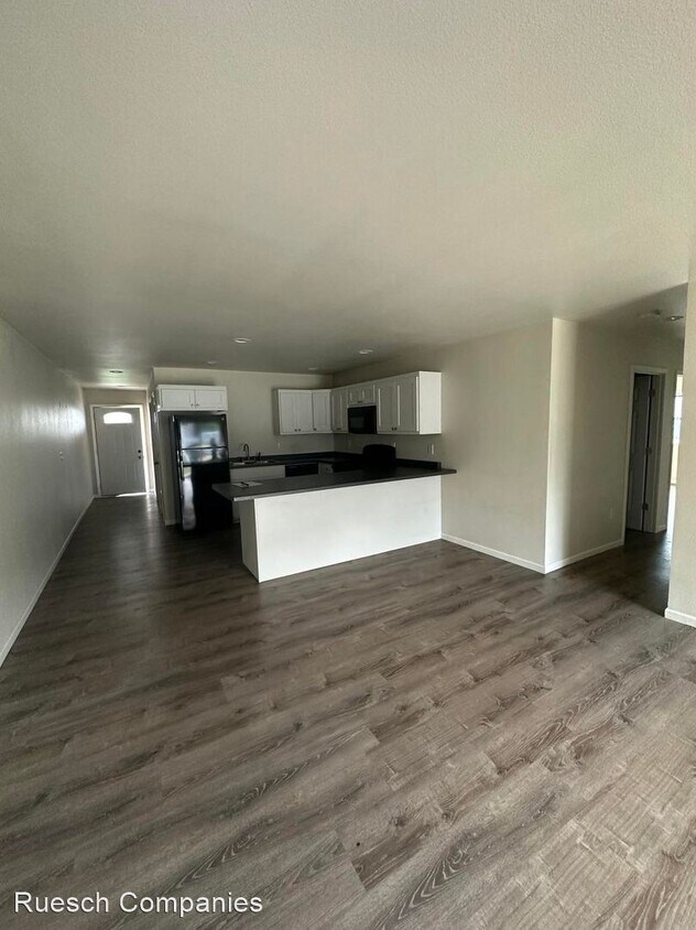Building Photo - 3 br, 1.5 bath House - 8393 4th Street