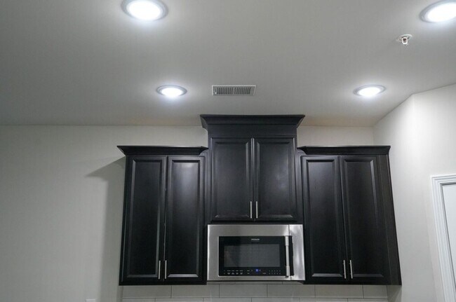 Building Photo - 1338 Elderwood Way