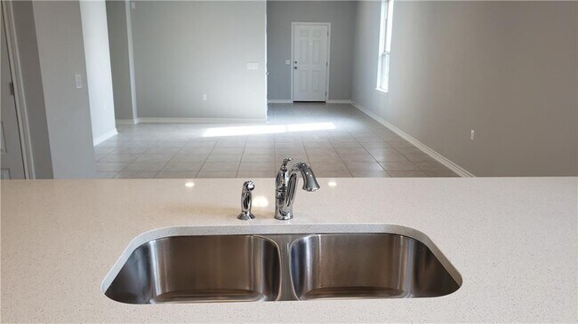 Foto del edificio - 1311 Hazleton Cove