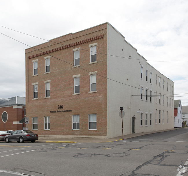 Foto del edificio - Freeland Senior Apartments