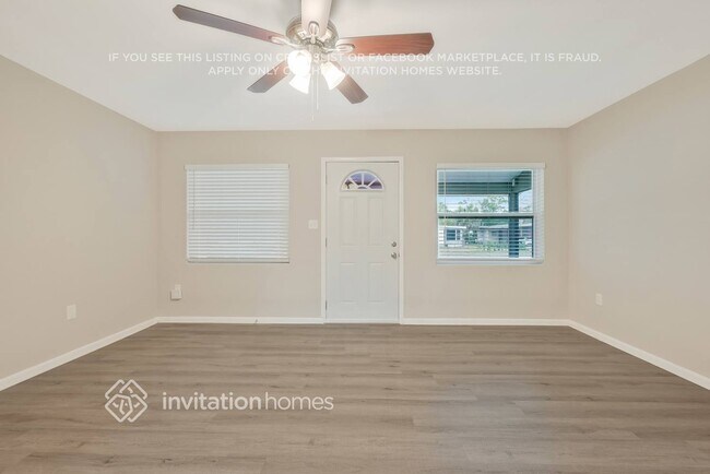 Building Photo - 6000 Balboa Dr