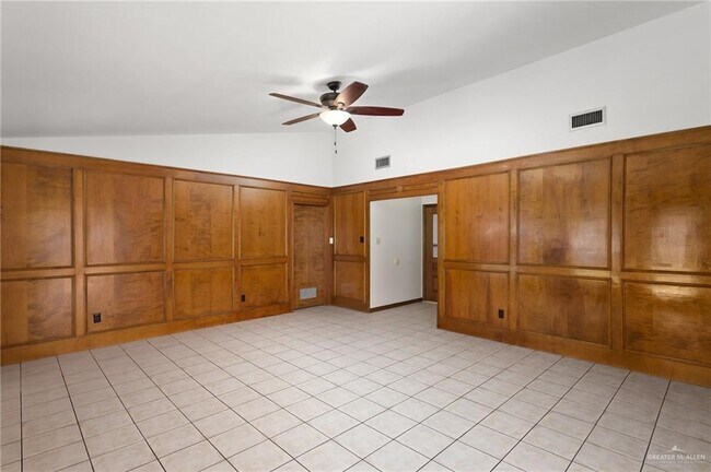 Building Photo - 6609 N 16th St