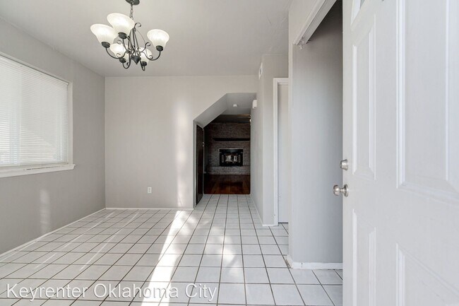 Foto del edificio - 3 br, 3 bath House - 1633 Claudia Dr