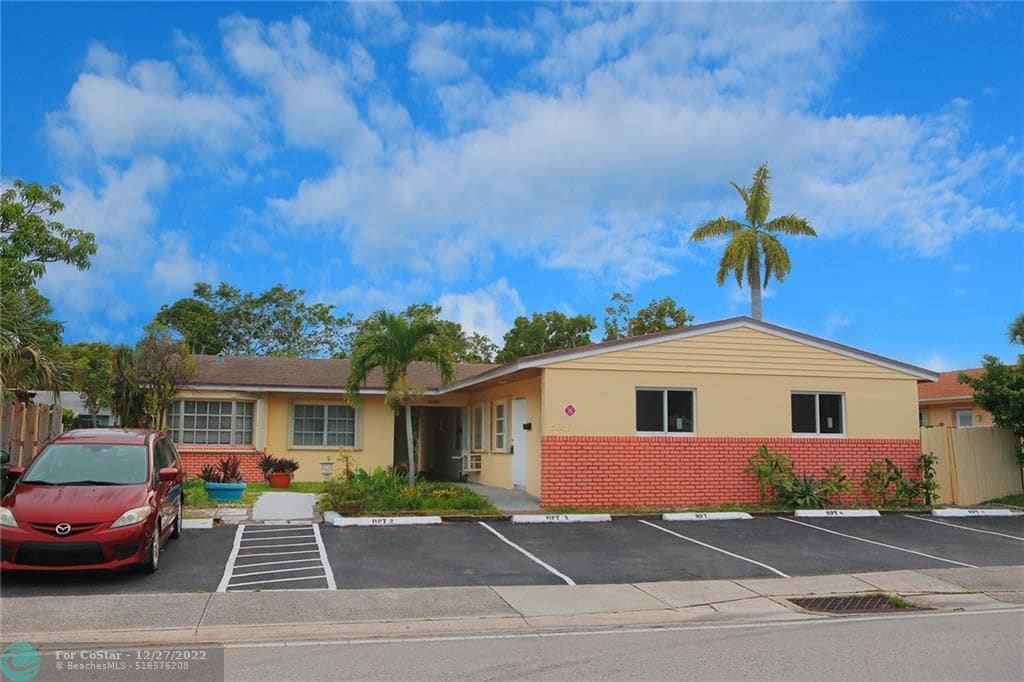 Fort Lauderdale, 
                        , –