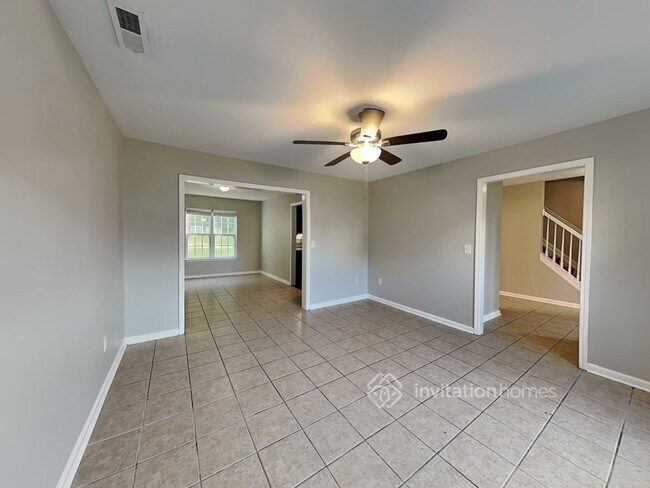 Foto del edificio - 217 Stone Moss Ln