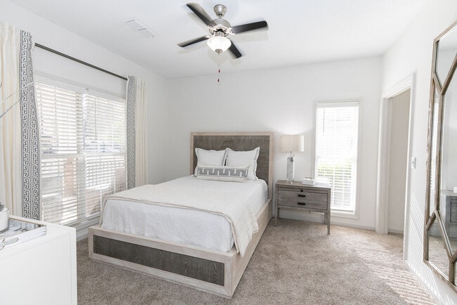 Photo - Highland Square Apartments