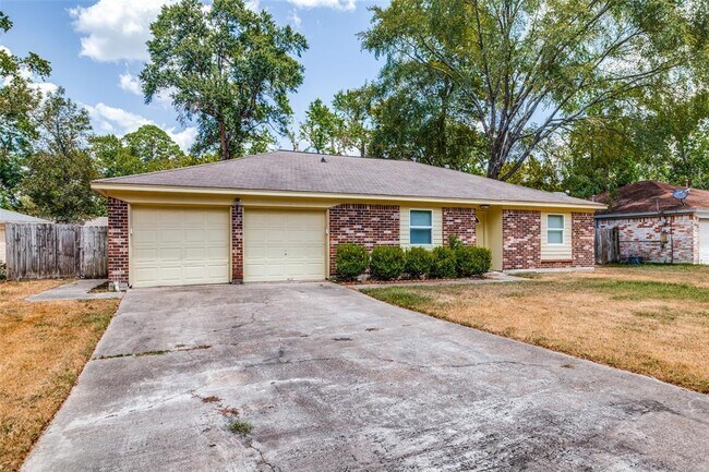 Foto del edificio - 3430 Shadowcrest Ln