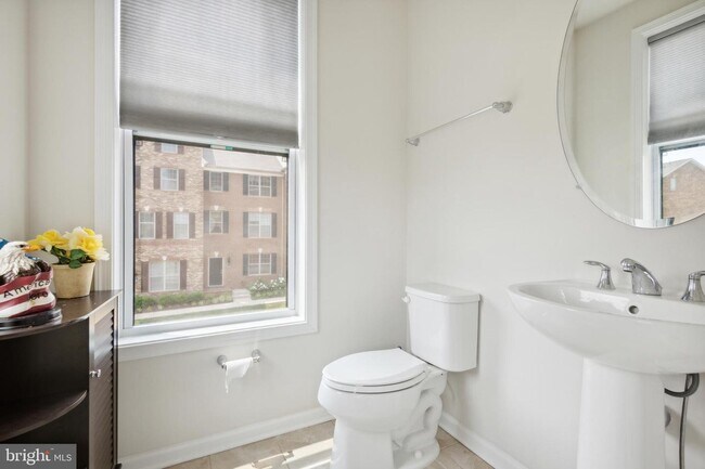 Foto del edificio - 22450 Norwalk Square
