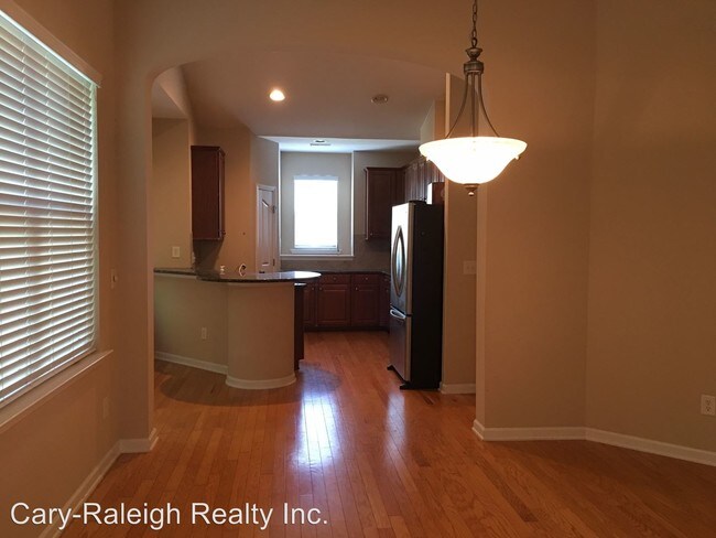 Building Photo - 1004 Kingston Grove Dr