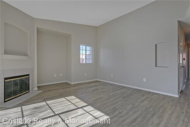 Building Photo - 3 br, 2 bath Apartment - 4730 Craig Rd #2064