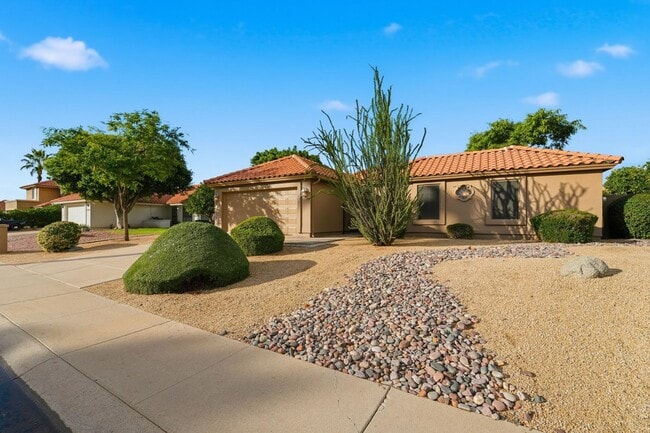 Foto del edificio - Beautiful 3 Bed/ 2.5 Bath Scottsdale Home I Near Kierland - Prime Location