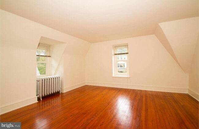 Building Photo - 113 E Moreland Ave