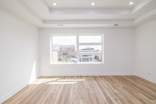 Building Photo - 6328 S Evans Ave