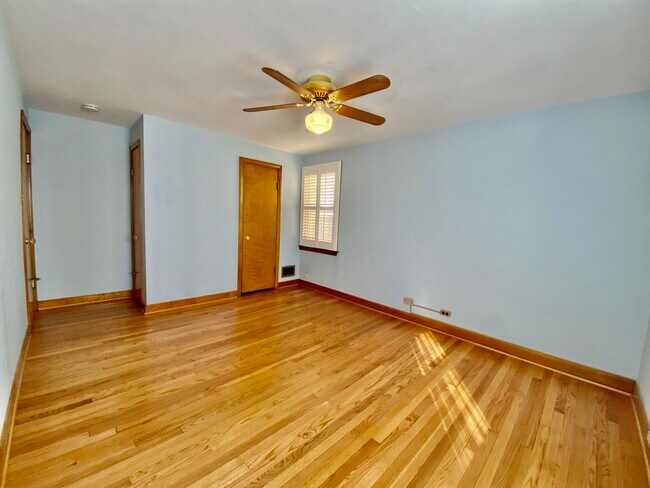 Foto del edificio - 1626 Maple Ave