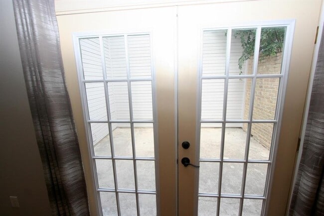 Building Photo - 13903 Jupiter Hills Dr