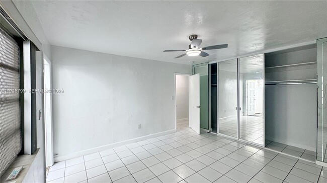 Building Photo - 919 Michigan Ave