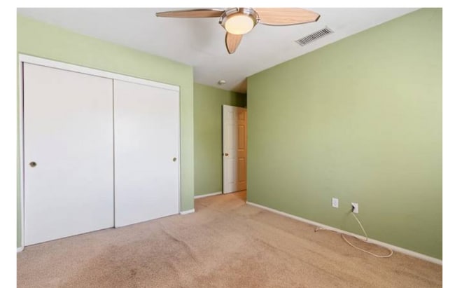 Foto del edificio - 21553 Oak Dr