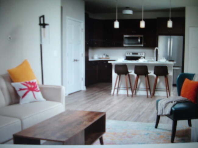 Foto del edificio - 1300 Seasons Blvd
