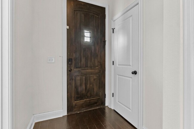 Building Photo - $200.00 Move-In Special - Beautiful Benton...
