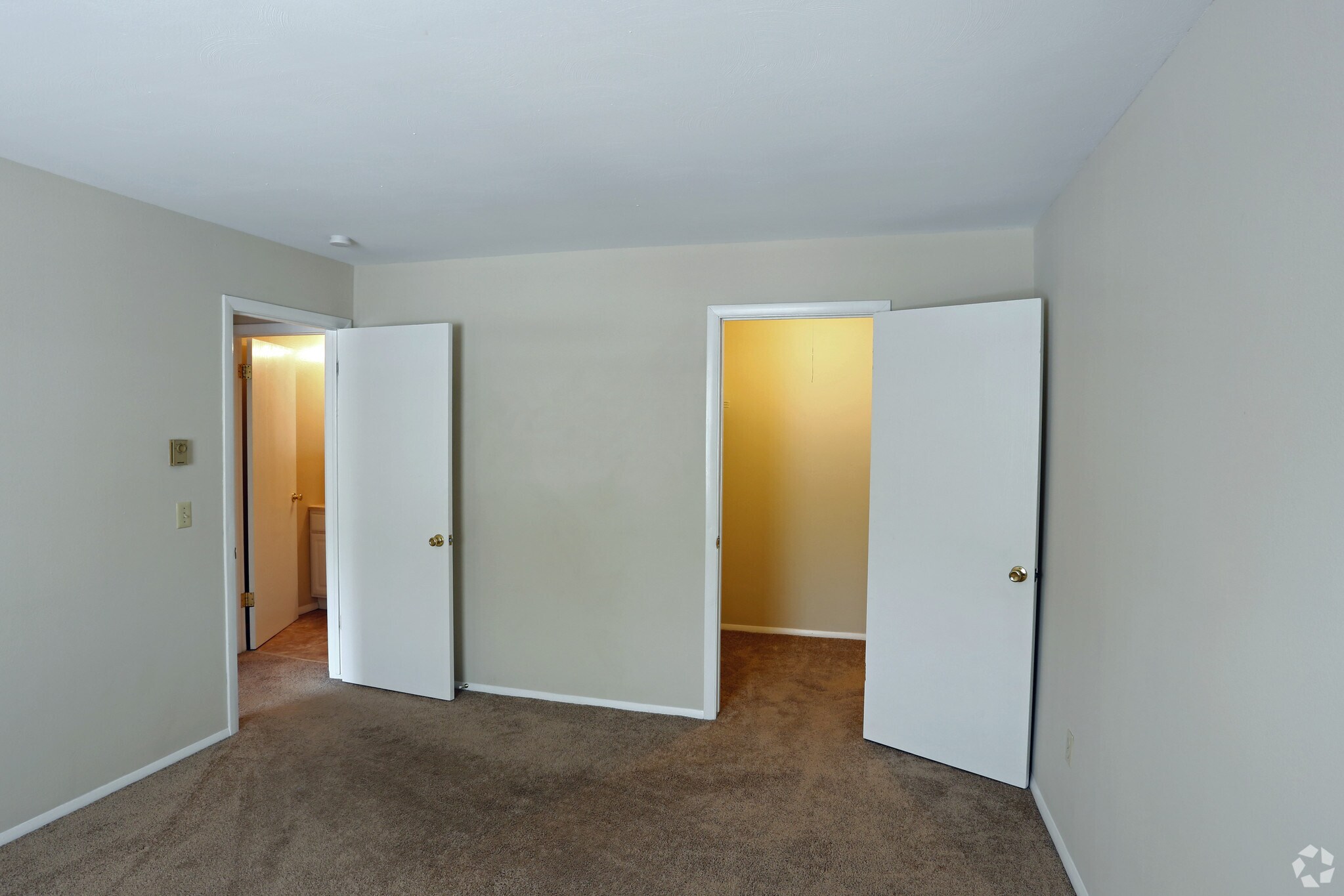 River View Apartments – photo 4