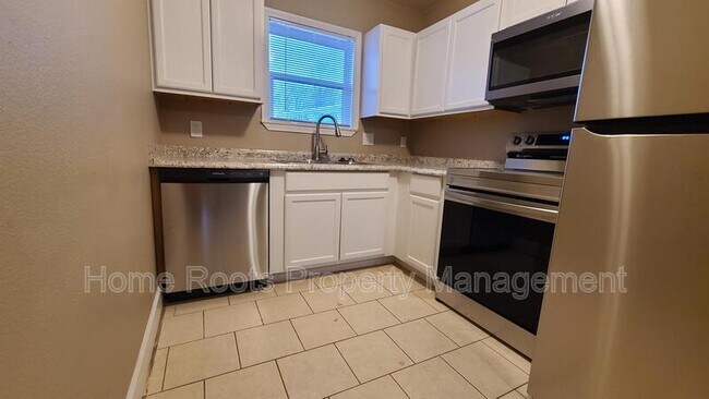 Building Photo - 686 N Betty Jo Dr