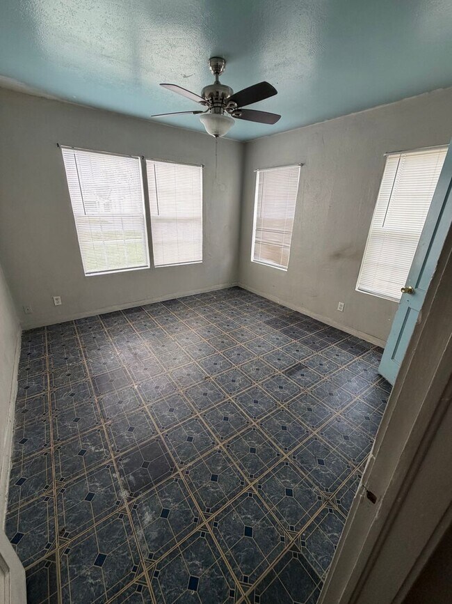 Foto del edificio - 3 Bedroom, 2 Bathroom Home for Rent