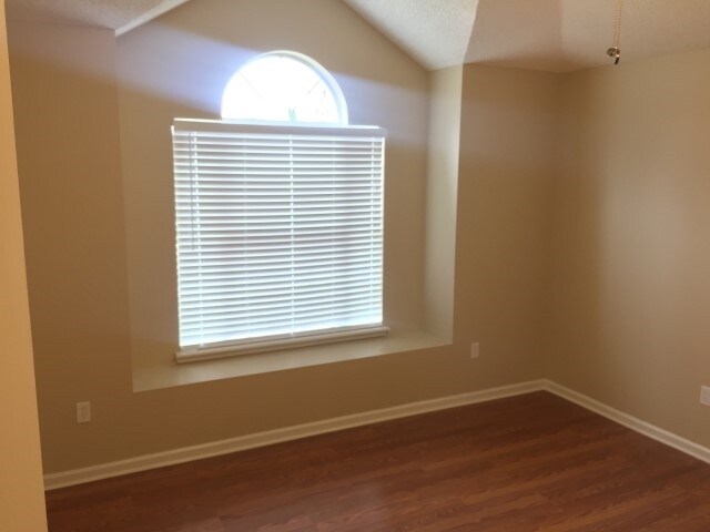 Foto del edificio - 578 Prindle Dr E