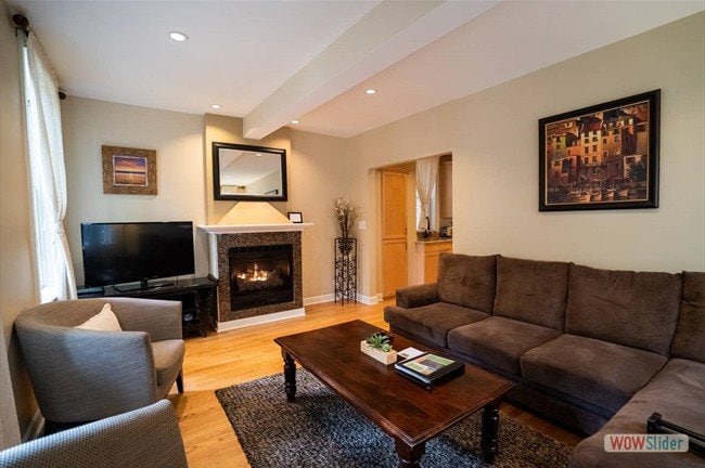 Photo - 403 W Eugenie St (Chicago, IL)