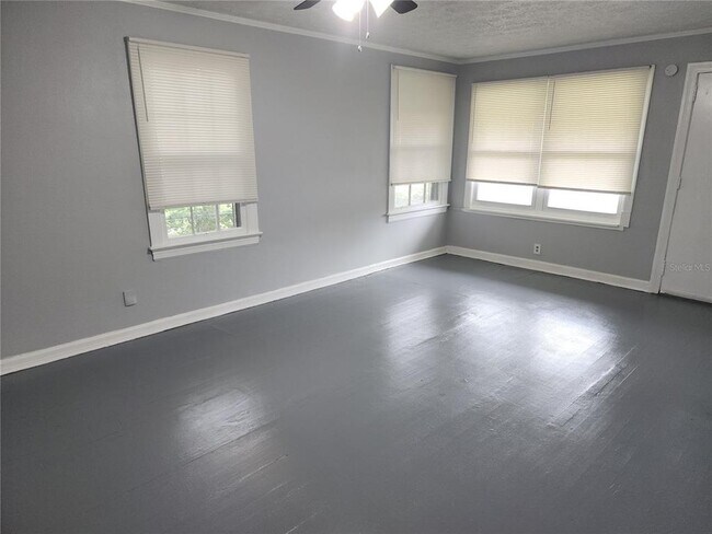 Foto del edificio - 1236 W 9th St